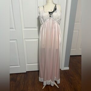 Vintage 1960’s Romantic Lace Trim Pink Full Length Nightgown Size Large